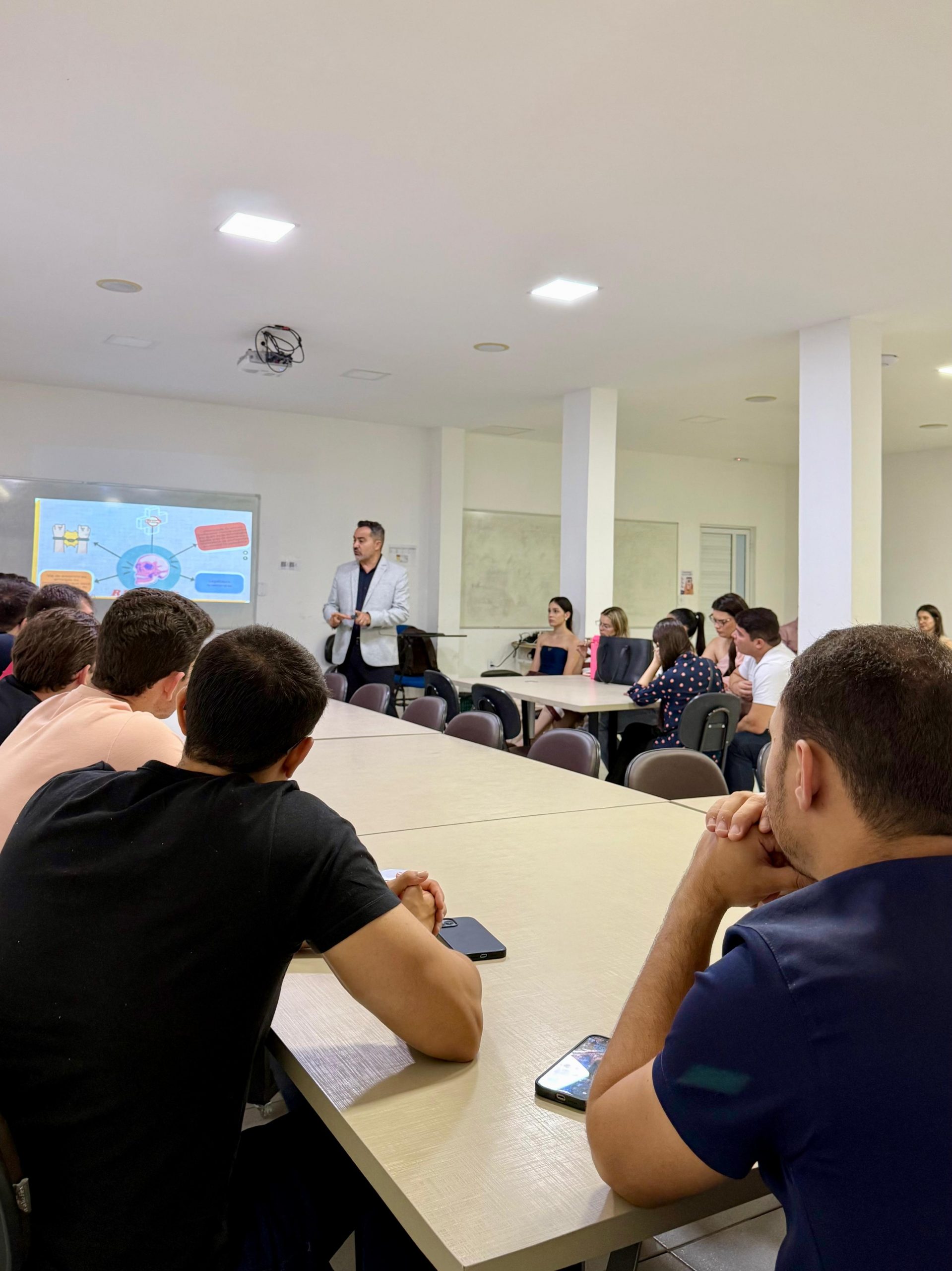 CRM-PB oferece palestras sobre Carreira Médica para alunos da UNIFIP, em Patos