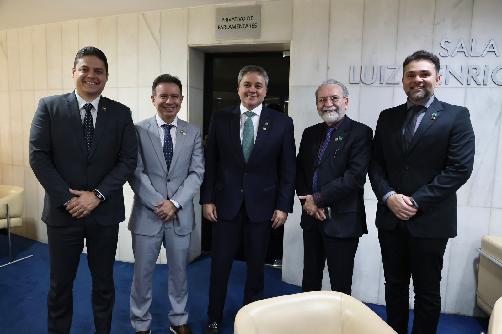 Presidentes do CFM e do CRM-PB reúnem-se com senador Efraim Filho para defender o Exame de Qualificação Médica