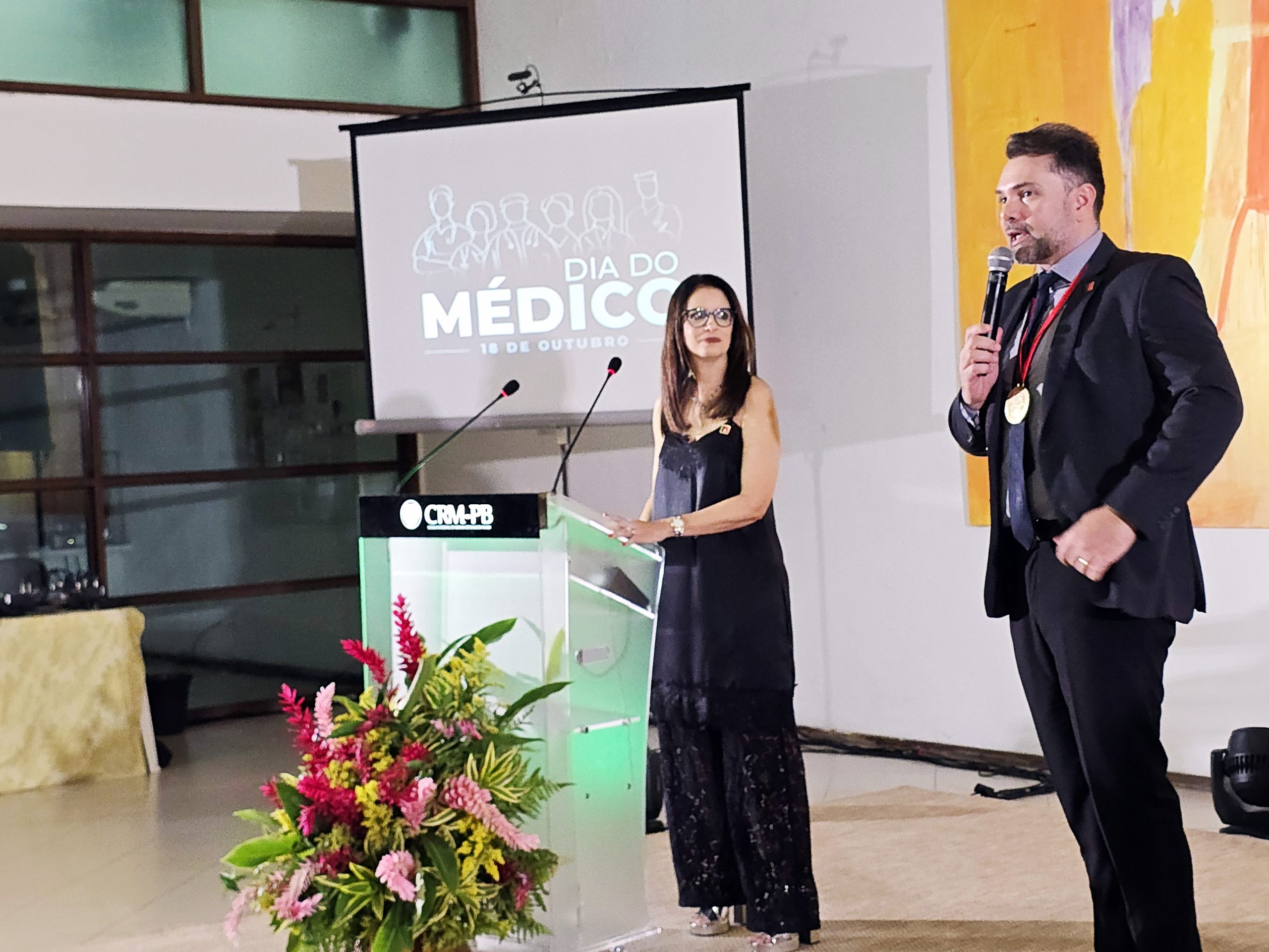 CRM-PB homenageia profissionais com Medalha Genival Guerra, Diplomas de Honra ao Mérito Médico e Comenda Amicus Medicinae