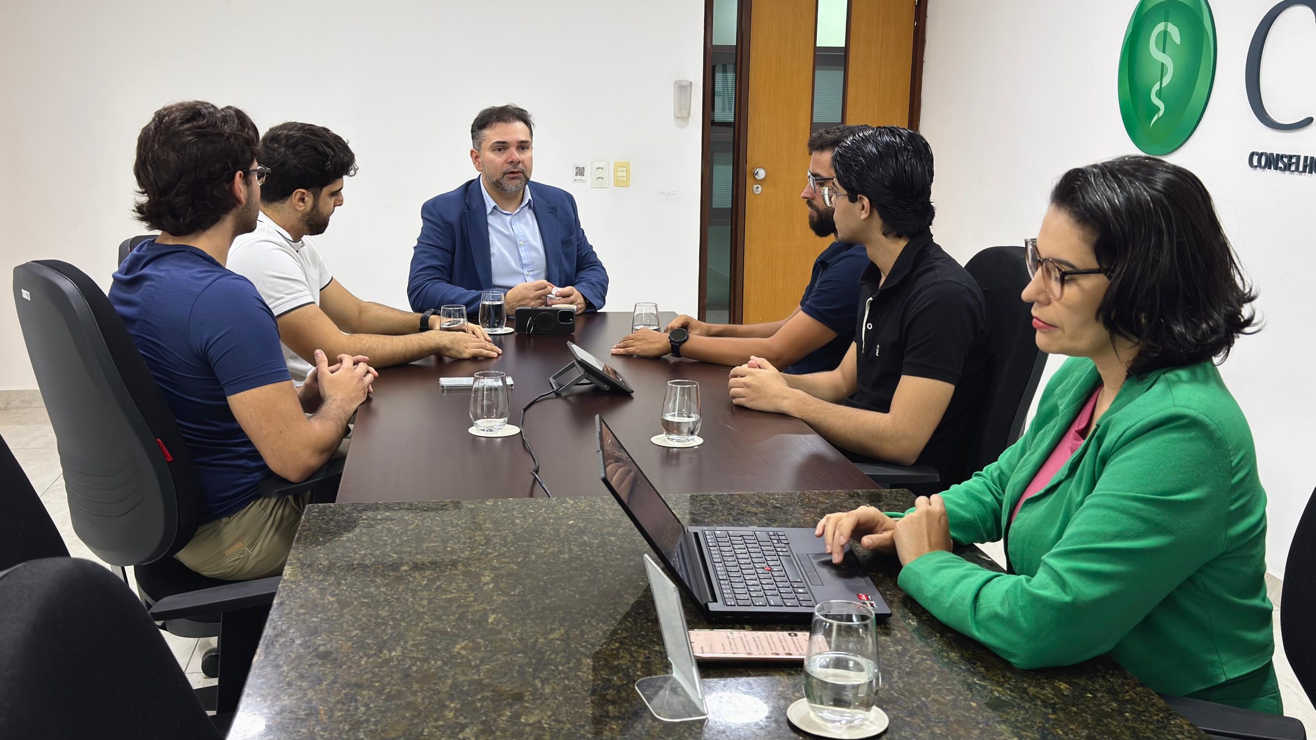 Presidente do CRM-PB reúne-se com representantes da AEMED-PB