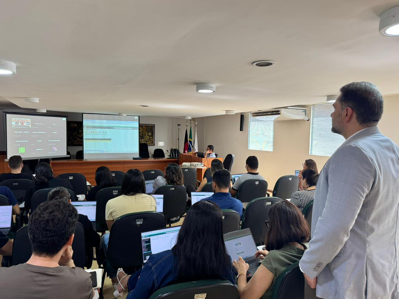 Colaboradores do CRM-PB participam de treinamento sobre Sistema Eletrônico de Informações (SEI)