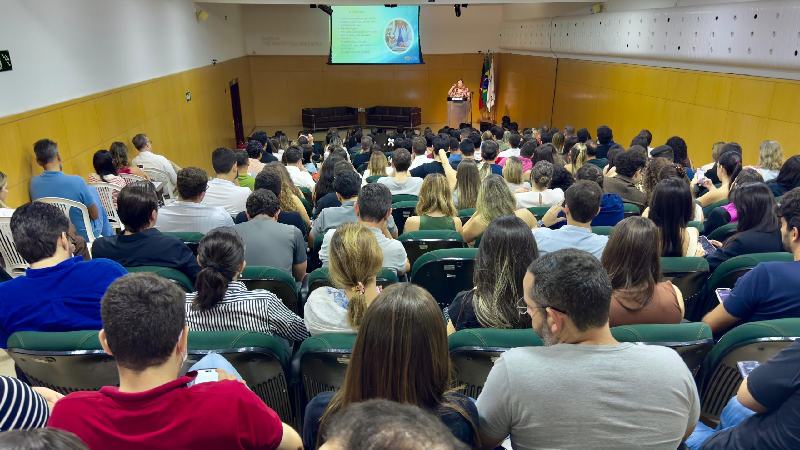 Mais de 200 participantes acompanham palestra sobre publicidade médica no CRM-PB